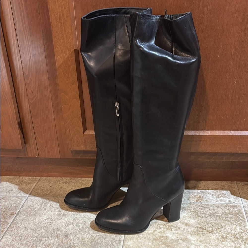 Elegant Black Knee-High Boots